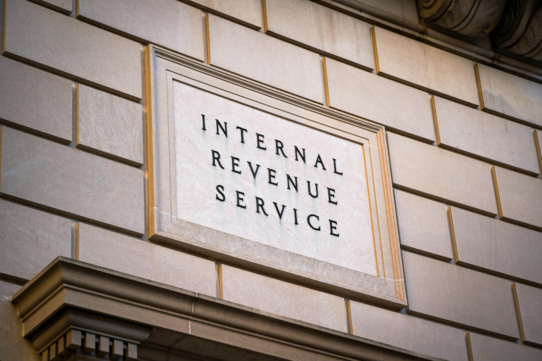 Ex-IRS Contractor Who Leaked Trump’s Tax Returns Sentenced to 5 Years in Prison | The Epoch Times