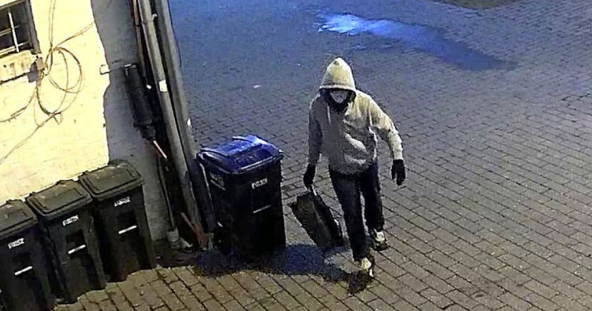 FBI Linked J6 Pipe Bomber to Metro Card and License Plate of Former Government Official, But Barred Interviews and Diverted Investigation | The Gateway Pundit | by Jim Hoft