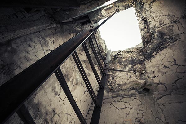 Bug out survival planning: 4 Things to consider when building an emergency shelter