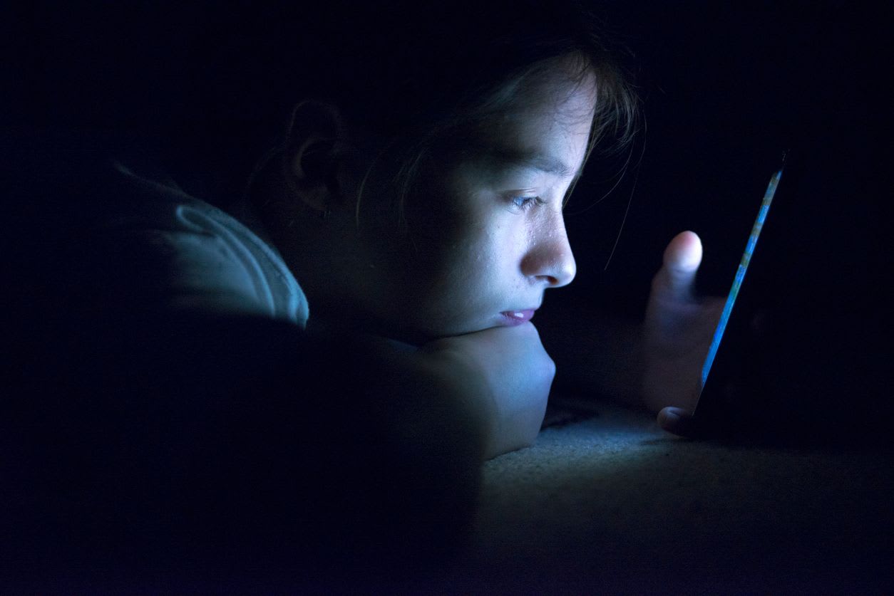 Mental illness and suicide in children and adolescents linked to smartphones | Frontline News