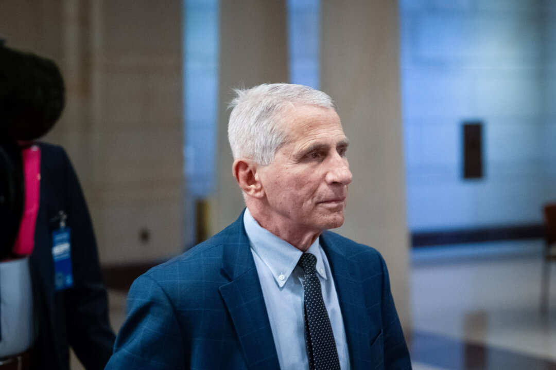 Top Fauci Adviser Subpoenaed After Emails Confirm Evasion of Federal Law | The Epoch Times