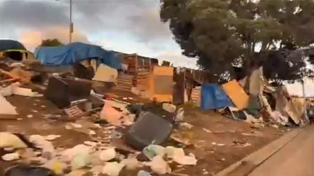Oakland REMOVES traffic lights at busy intersection as thieves repeatedly steal the copper wires powering them