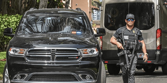 Biden Regime Authorized the Use of DEADLY FORCE During the FBI’s Raid on President Trump’s Mar-a-Lago - Dr. Rich Swier
