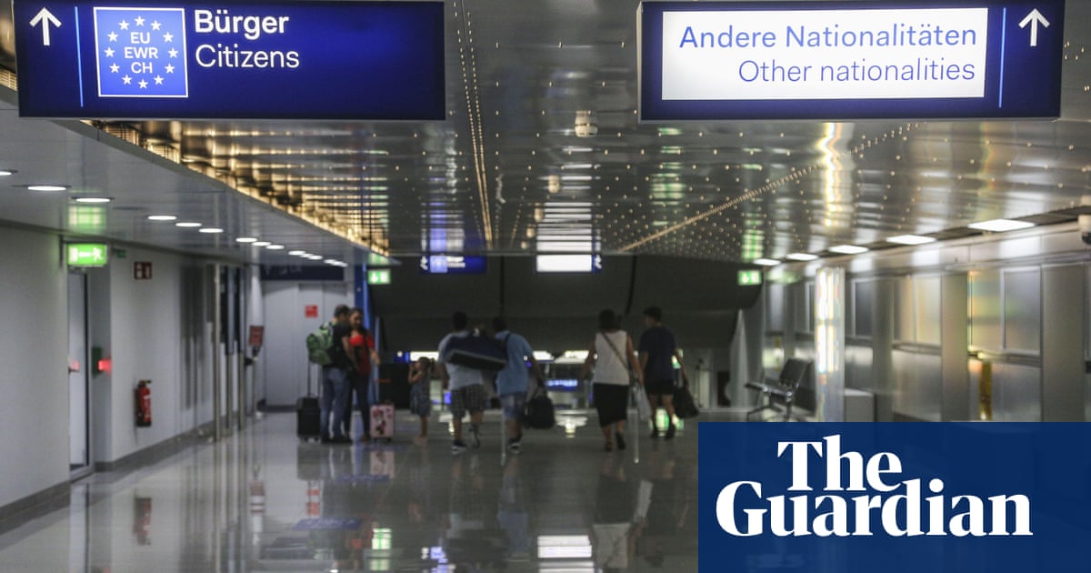 Von der Leyen’s EU group plans Rwanda-style asylum schemes | European Commission | The Guardian