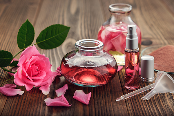Study shows aromatherapy with rose essential oil can help relieve stress naturally   – NaturalNews.com