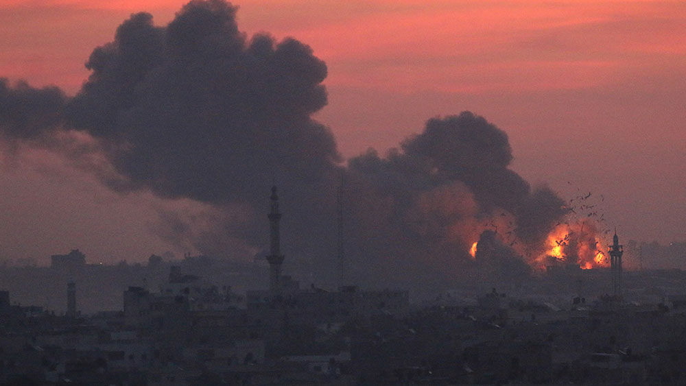 Israel conducts airstrike against Houthi-controlled port city of Hodeidah in Yemen, killing at least 3 and wounding 90   – NaturalNews.com