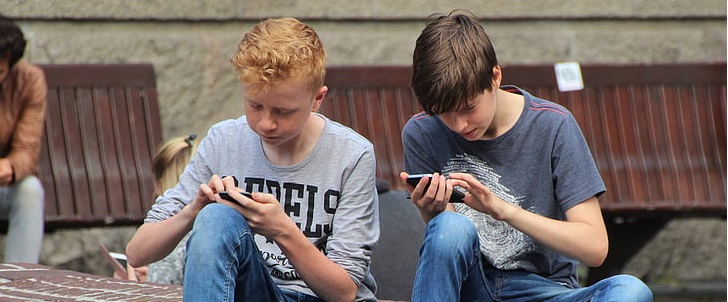 About Time! Parents, School Districts Beginning to Confront Cell Phone Distractions in Classroom – Striker Journal