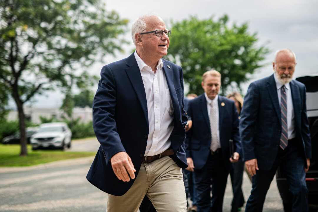 Harris Picks Minnesota Gov. Tim Walz as Her Running Mate | The Epoch Times
