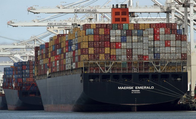 GOP Senators, Side With Dems To End Trump’s Global Tariffs