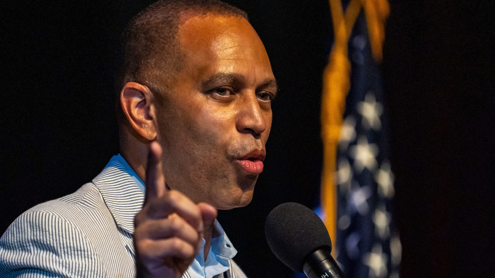 Hakeem Jeffries Comes Unglued After Karoline Leavitt Exposed Democrats with Their Own Words [WATCH]