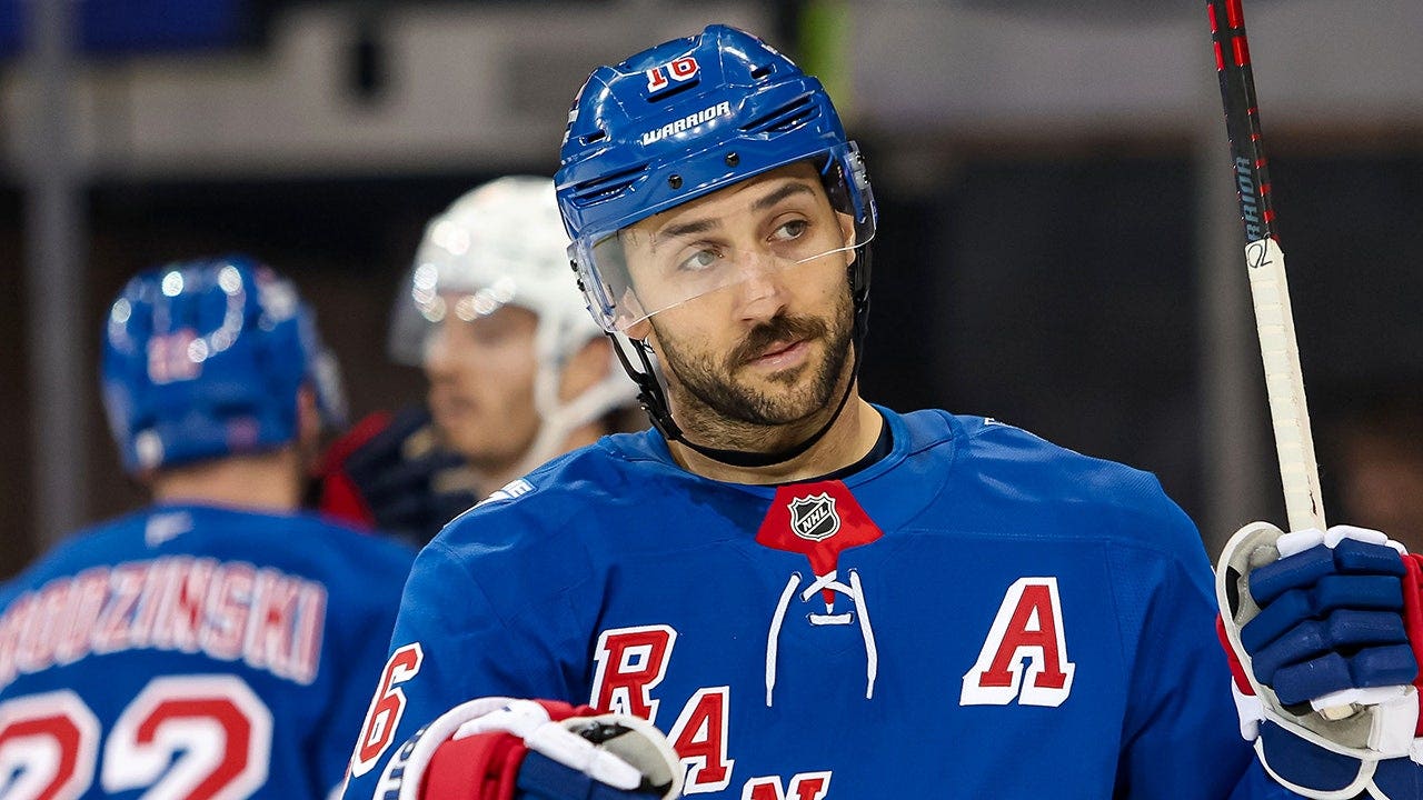 Rangers Vincent Trocheck Hospitalized, Had Surgery For Lung Infection