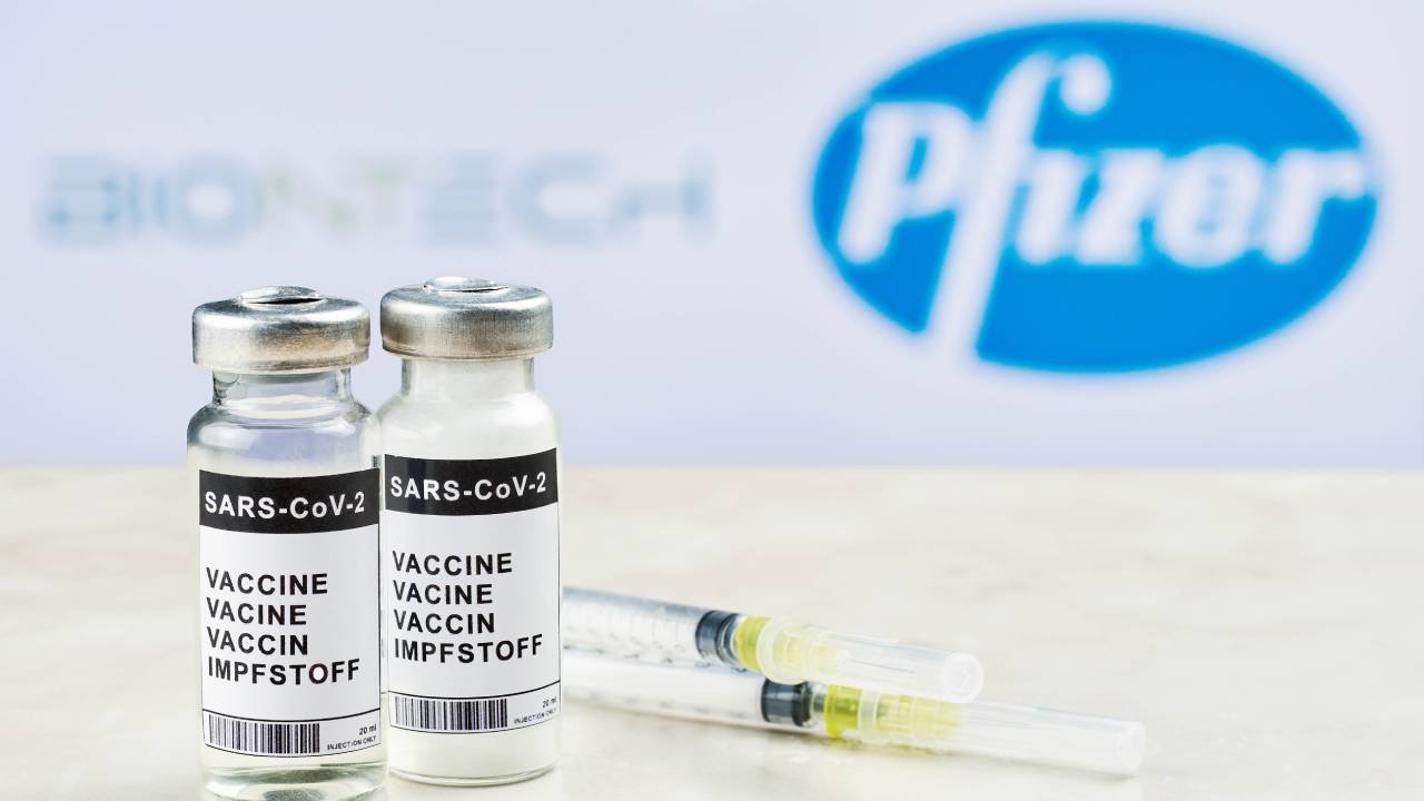 CDC Awards Pfizer $1.2 Billion For More COVID Vaccines - modernity