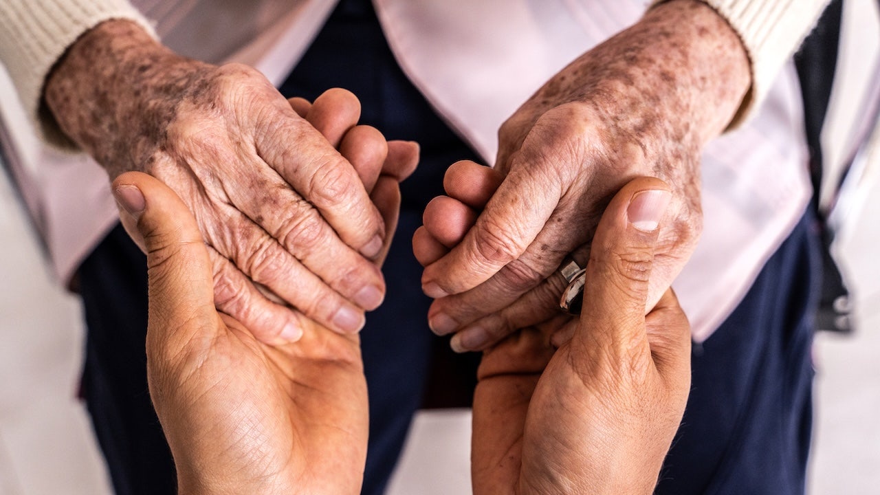Alzheimer’s Patient Regains Speech And Memories After Magic Mushrooms