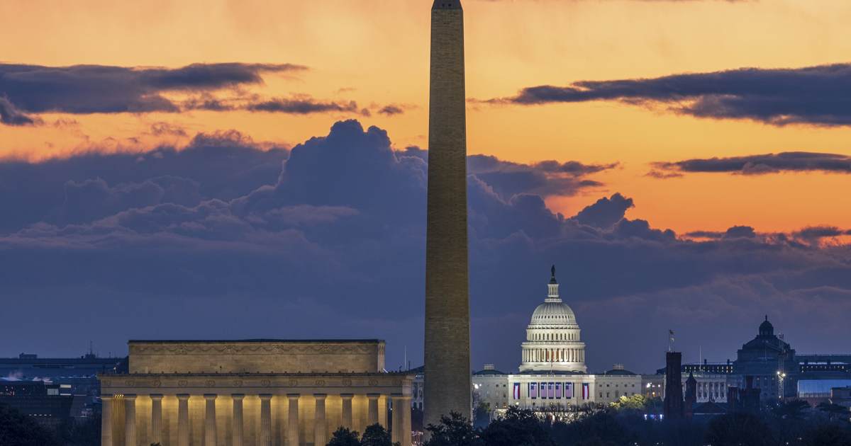 Trump Restores Lincoln Memorial Reflection Pool, Honors Crew - The Joe Messina Show