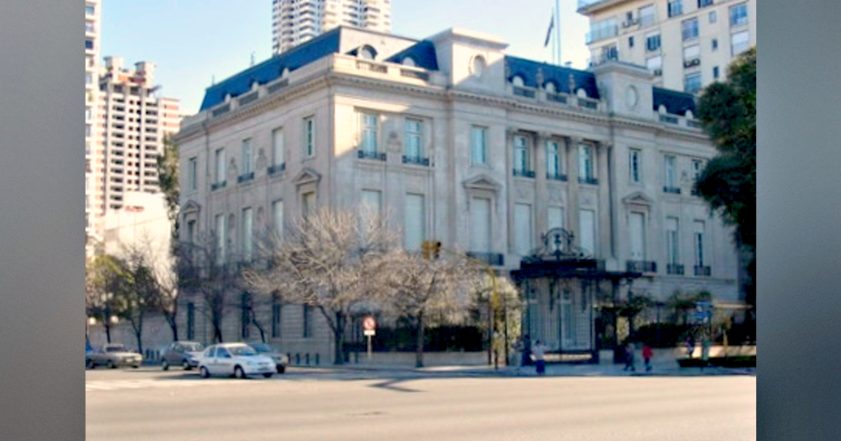 DEVELOPING: Bomb Threat in US Embassy in Argentina Leads to Evacuation of the Building – All Staff Are Safe * The Gateway Pundit * by Paul Serran