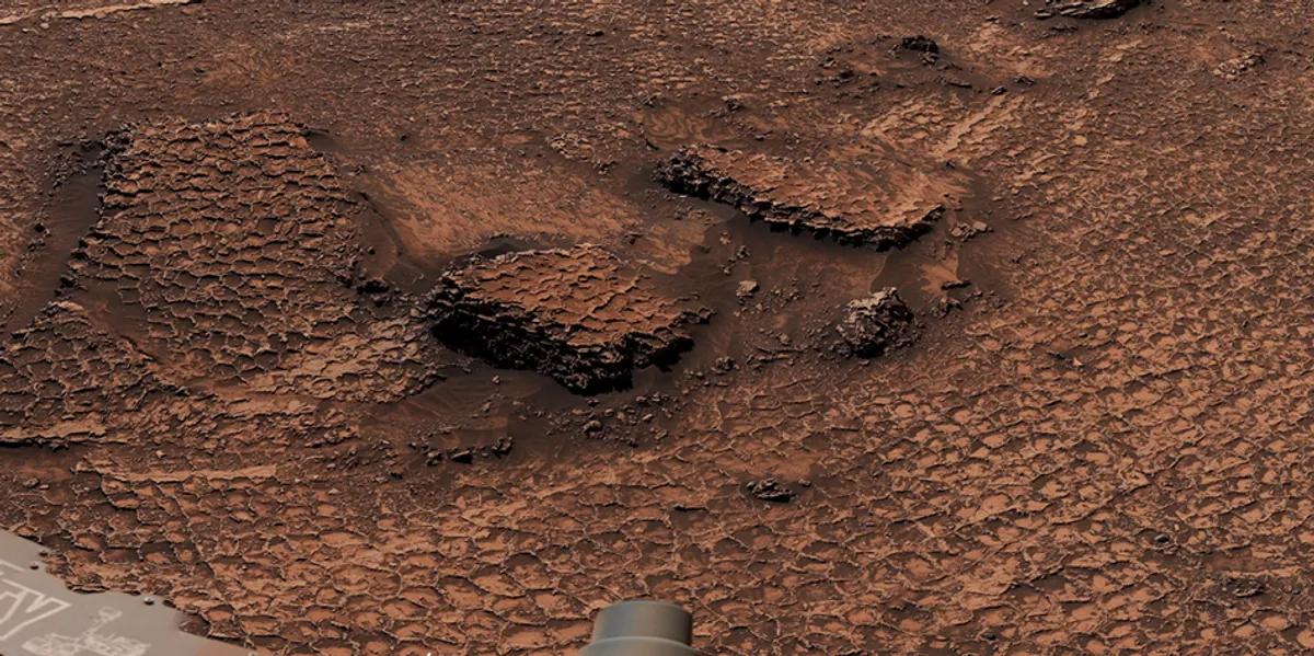 NASA Curiosity Rover Captures New Mars Image, Sparks UFO Debate