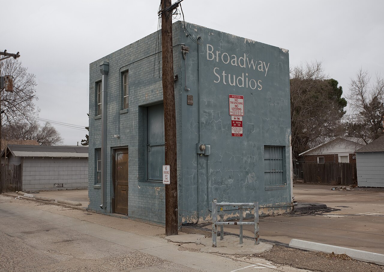 Where the Vines Meet the West Texas Sky: A Day at Woodrow Station