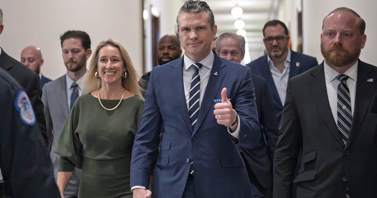 Hegseth Reinstates Suspended SC Guard Pilots After Flyover - The Joe Messina Show