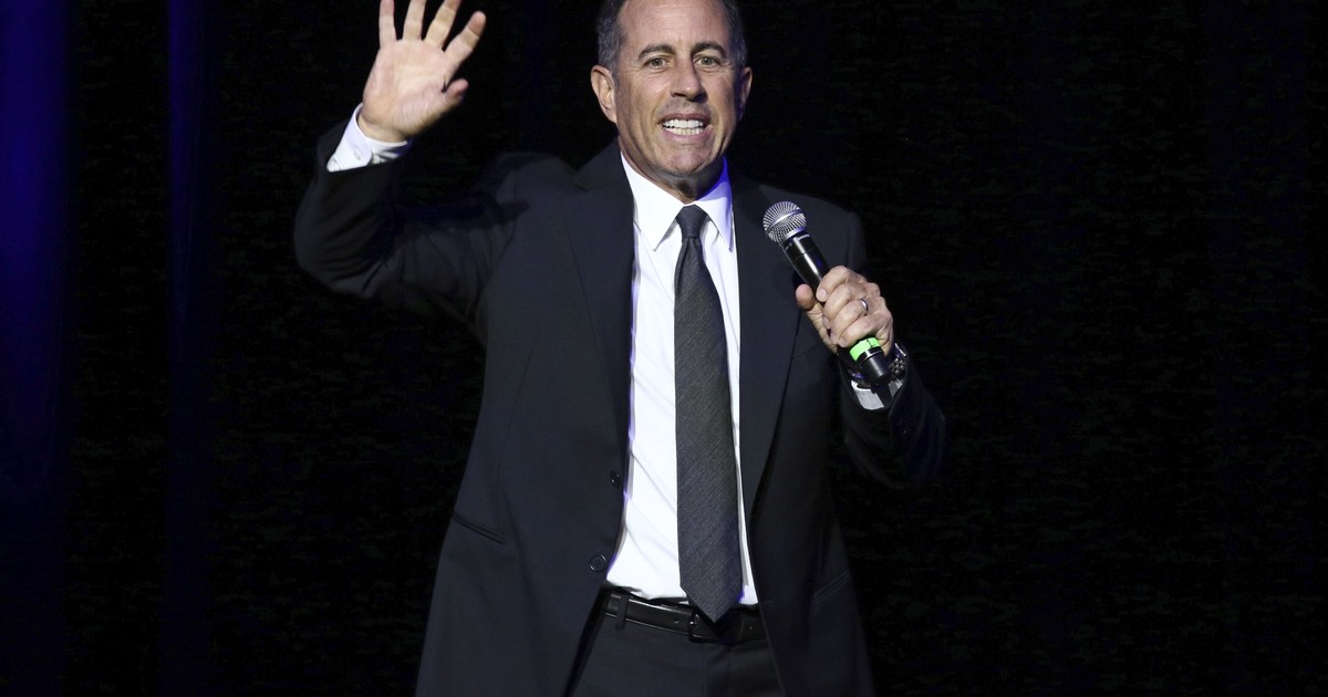 Seinfeld Pushes Back, Silences Pro-Palestine Hecklers - The Joe Messina Show