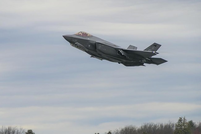 F-35 Crashes At MCAS Miramar Pilot Ejects, Recovered Safe
