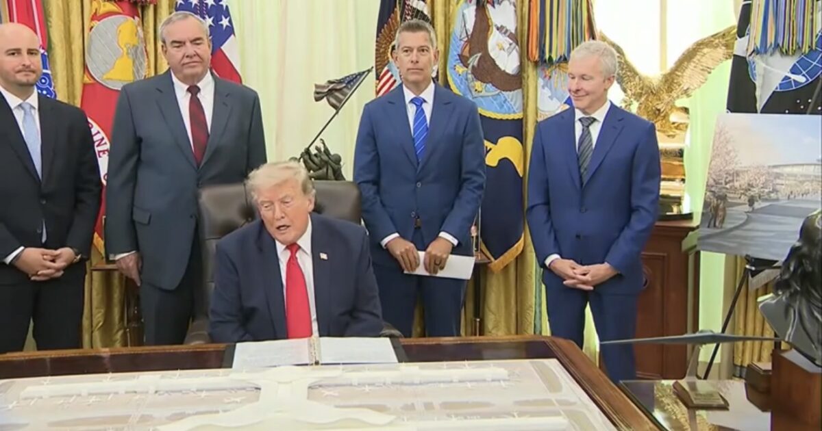 WATCH LIVE: Trump Makes Announcement on Dulles Airport Renovation Project with Transportation Secretary Sean Duffy – 3 PM ET * The Gateway Pundit * by Jordan Conradson