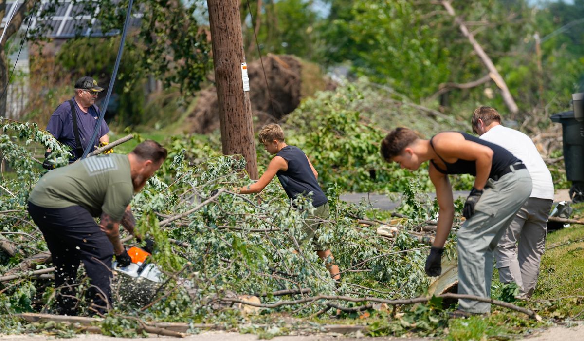 Day-After Searches Follow Tornado That Hollowed Homes in Wisconsin