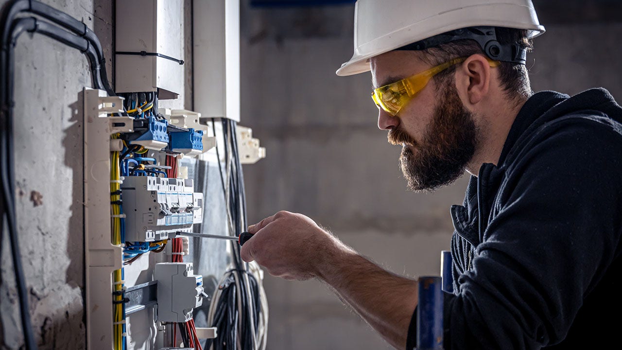 America’s Technician Shortage Threatens Growth, Trims Billions