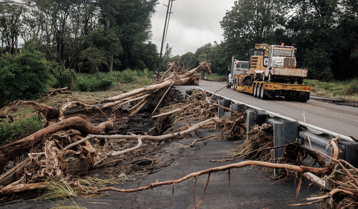 Crews Restore Power to Thousands After Lala Flooding Kills One
