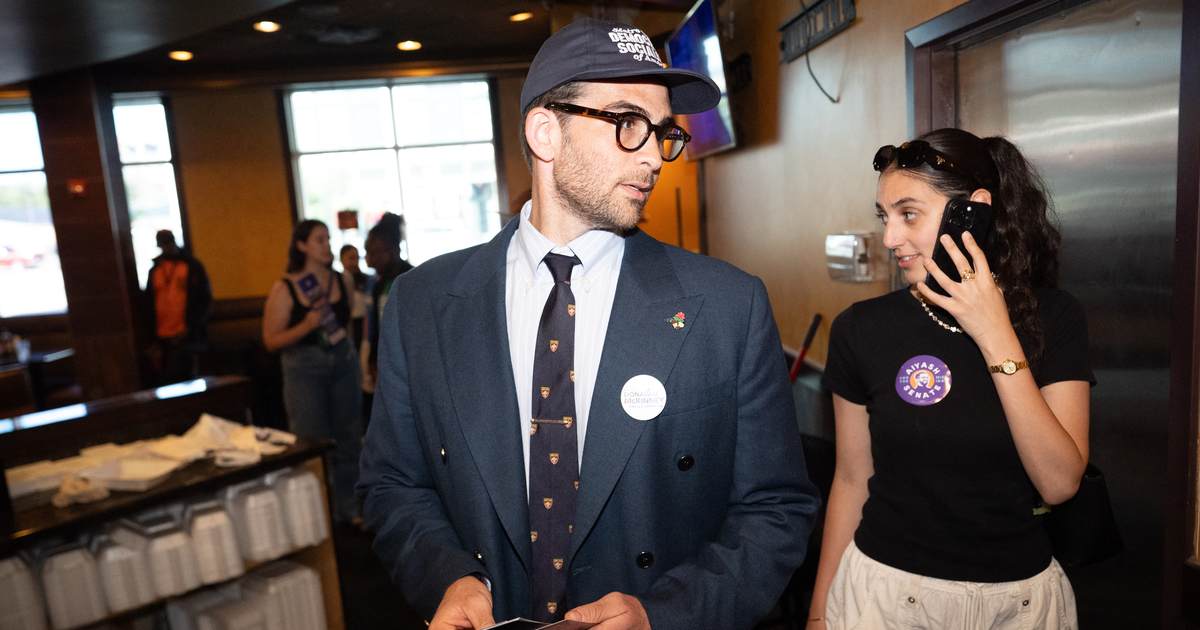 Democrats Really Want to Stop Talking About the Guy They Keep Campaigning With