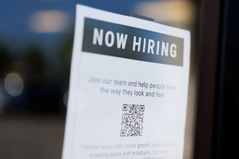 U.S. Weekly Unemployment Claims Slip Slightly, Labor Market Remains Stable