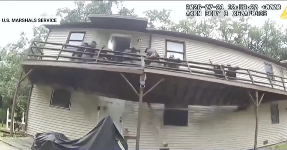 WATCH: Terrifying Moment Deck COLLAPSES Beneath U.S. Marshals During Missouri Raid on Convicted Sex Offender — Nine Officers Plunge to Ground * The Gateway Pundit * by Jim Hoft