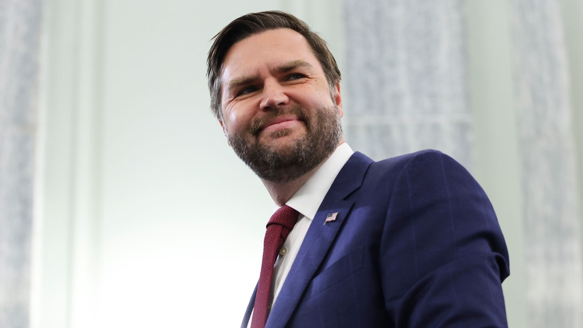 JD Vance Delights Ohio Crowd by Serving Beers and Chili Dogs [WATCH]