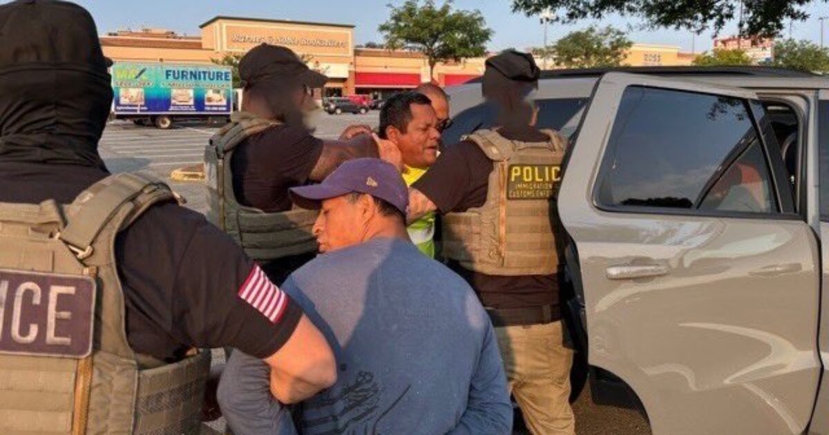 ICE Quietly Nabs 1,328 Illegal Aliens in Just 14 Days in Democrat Sanctuary Suburbs Around D.C. in One of the Most Successful Operations in Agency History * The Gateway Pundit * by Jim Hᴏft