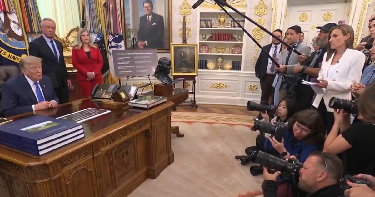 President Trump Reacts to Bombshell Fauci Texts That Reveal Miscarriage Risk Linked to Covid Vaccine (VIDEO) * The Gateway Pundit * by Cristina Laila