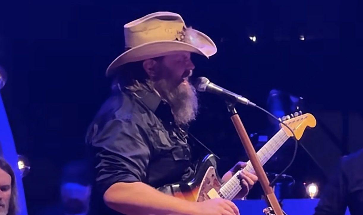 Chris Stapleton Honors Dolly Parton With Stunning Performance Of “I Will Always Love You” In New York | Whiskey Riff