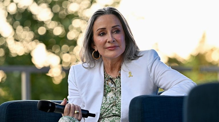 Patricia Heaton credits prayer for quitting alcohol after mortifying moment