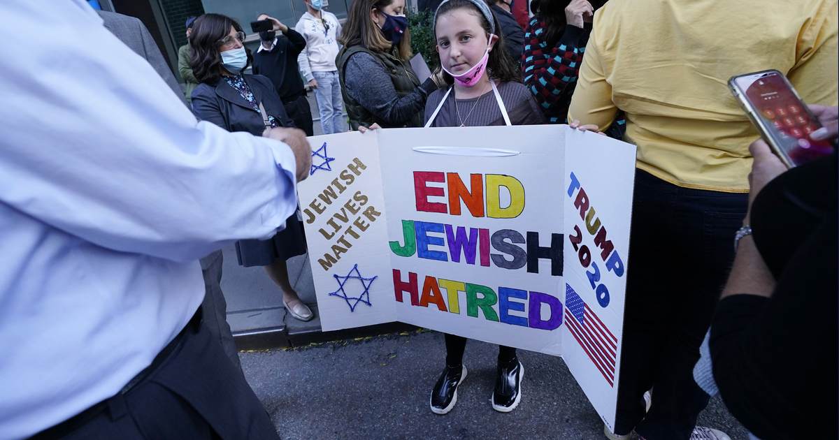 Alexandria Salon Owner Ejects Jewish Woman Over Heritage - The Joe Messina Show