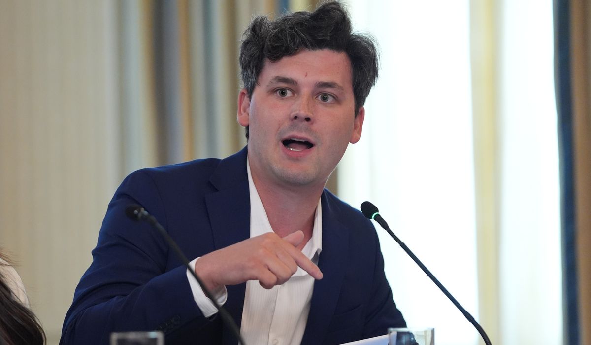Minnesota probes influencer Cam Higby for niqab polling stunt