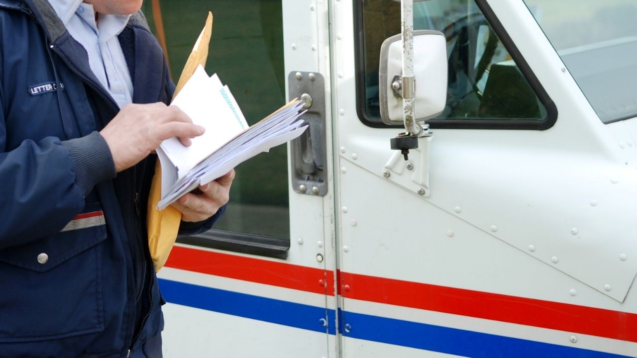 Texas Postal Carriers Allegedly Recruited To Steal Checks