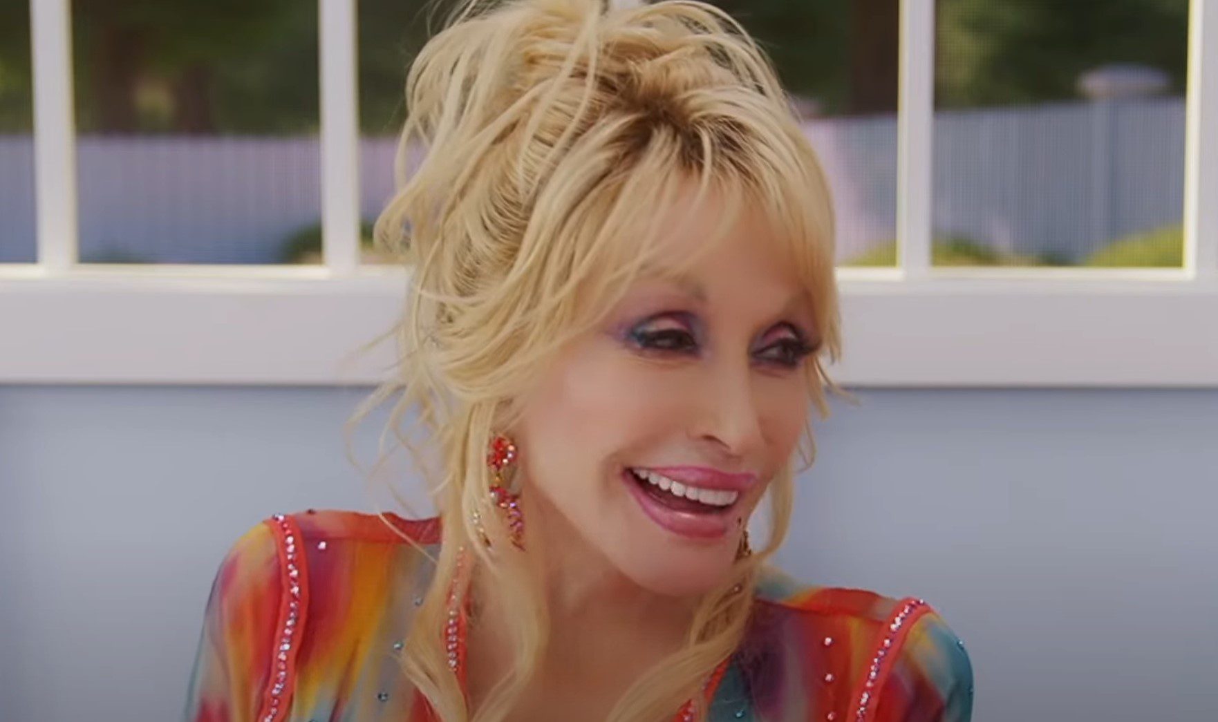 “My Sister Was Always Thinking Of Others”: Stella Parton Says Dolly Wanted Her Medical Team To Test Experimental Drugs On Her | Whiskey Riff