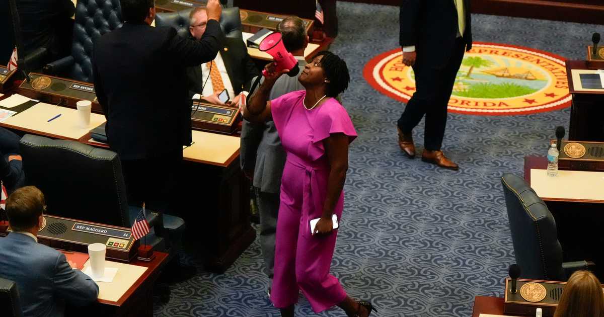 Florida Democrats Fracture After Socialist Nixon Upsets Vindman 56-44 - The Joe Messina Show