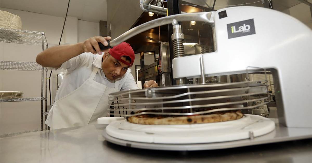 Jersey Shore Pizzeria Holds Firm After Cake Dispute - The Joe Messina Show