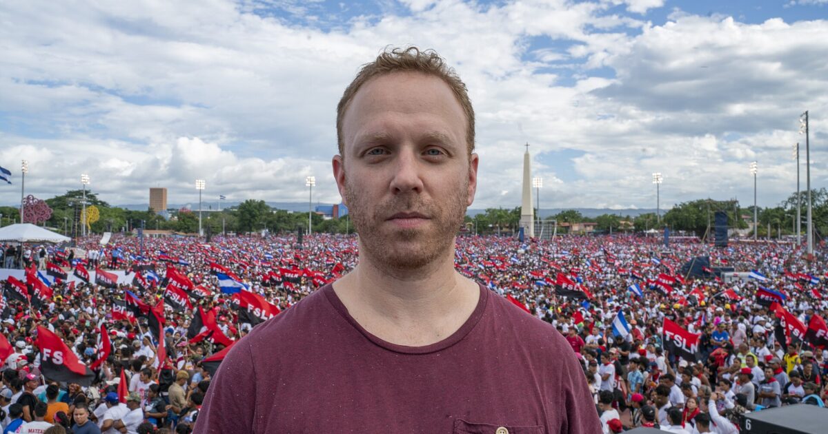 GOP Members of Congress Demand State Department and DOJ Investigate Iranian Regime Sympathizer Max Blumenthal After He Attended the Ayatollah’s Funeral in Iran * The Gateway Pundit * by Jim Hᴏft