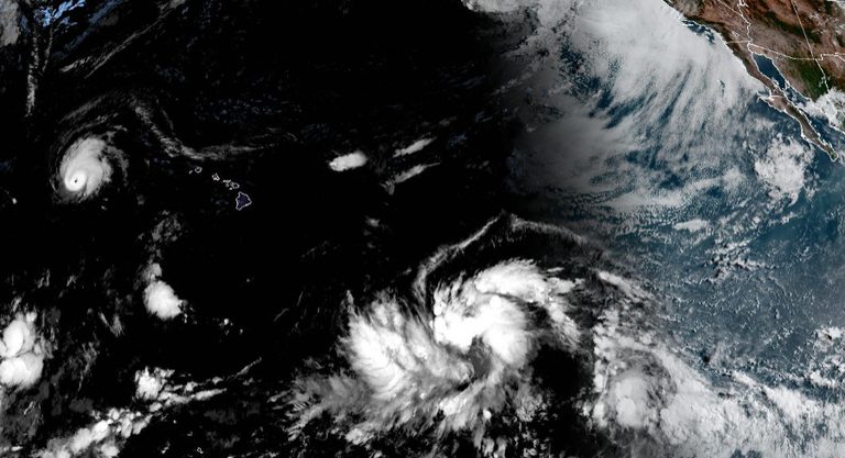 Hurricane Lala Maintains 125‑Mph Winds as It Shifts Away from Hawaiian Islands