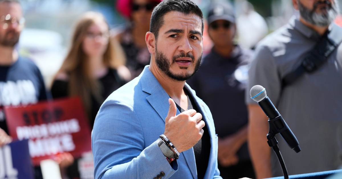 Watch How Abdul El-Sayed Deflects When Asked About His 'Bromance' With Communist Streamer