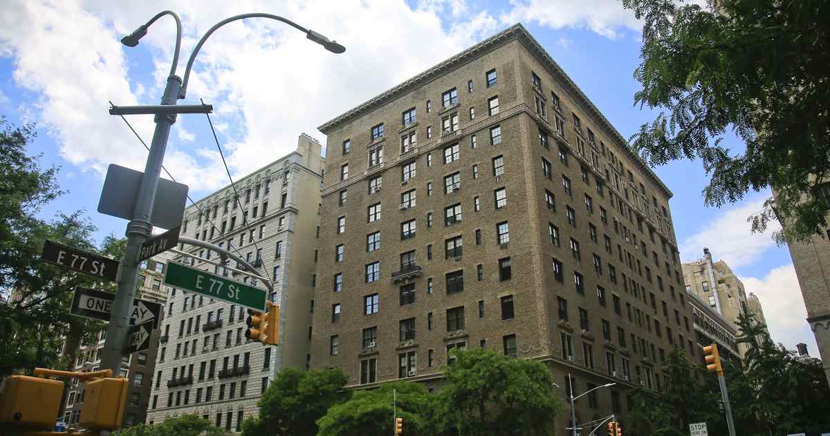 Manhattan Rents Spike To $6,655, Rent Freeze Blamed - The Joe Messina Show