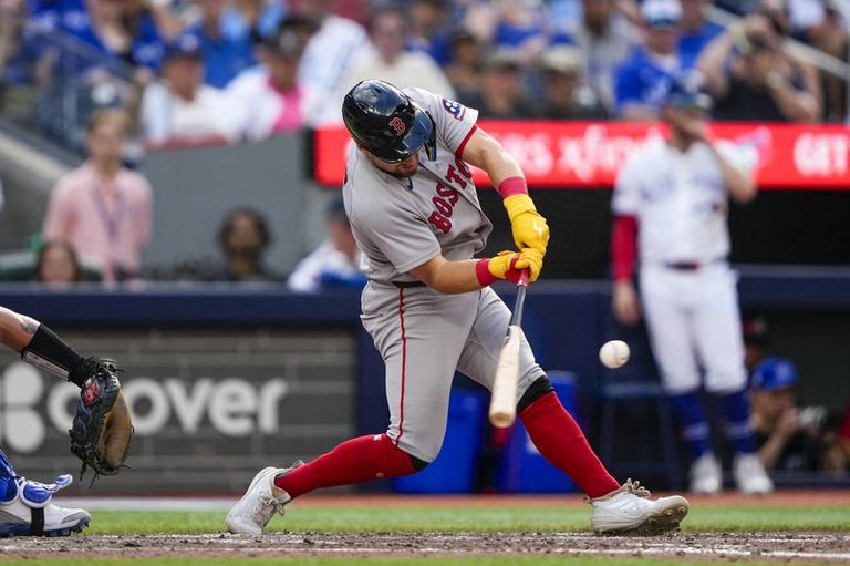MLB Roundup: Pirates Win 13-1