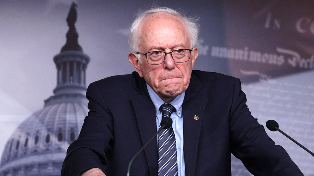 Sanders Demands Democrats Ban Super PACs From Primaries