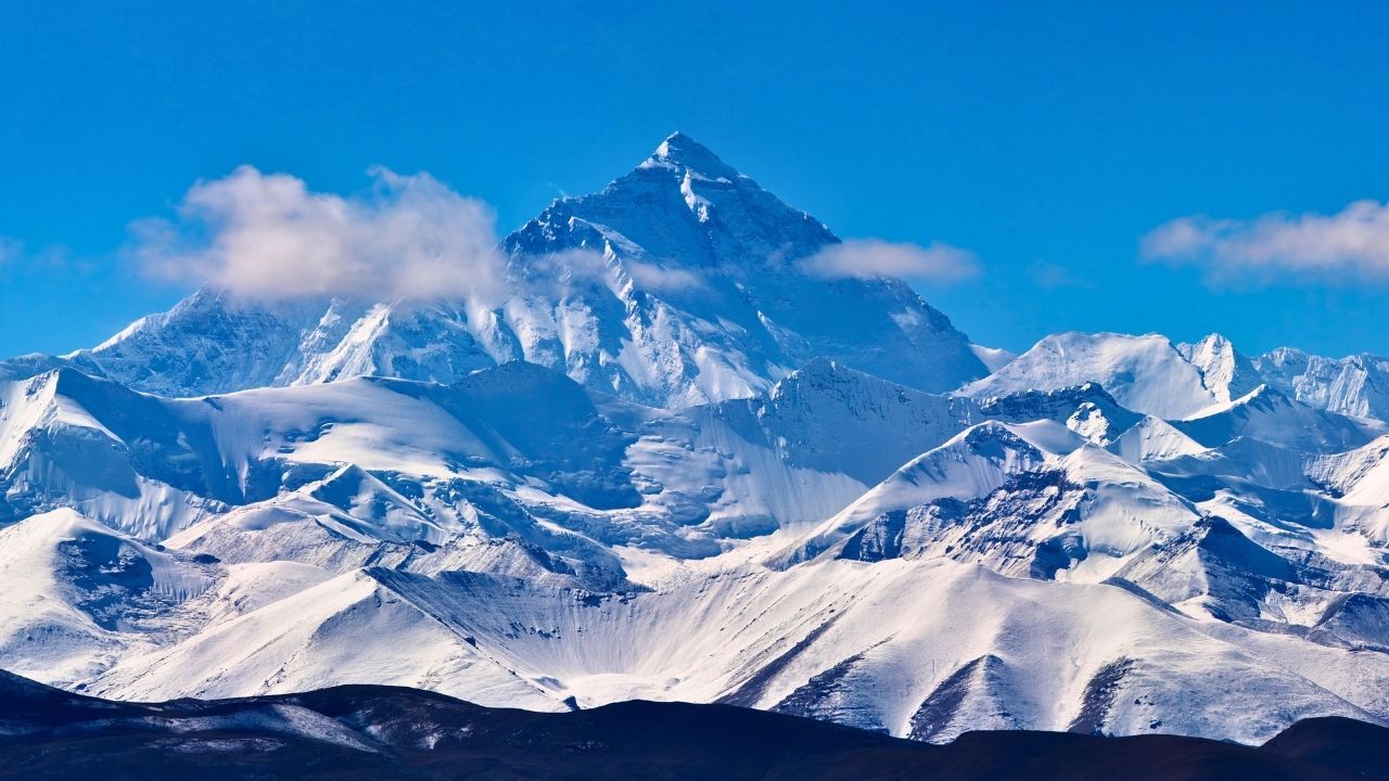 Mount Everest’s Marine Rocks: An Ancient Ocean Floor And A Biblical Parallel?