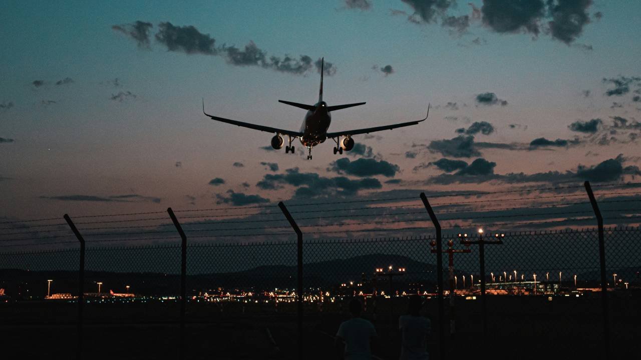 €518,000 To Deport Just 33 People - modernity